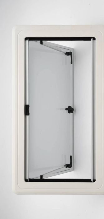 Акрилен прозорец за кемпер