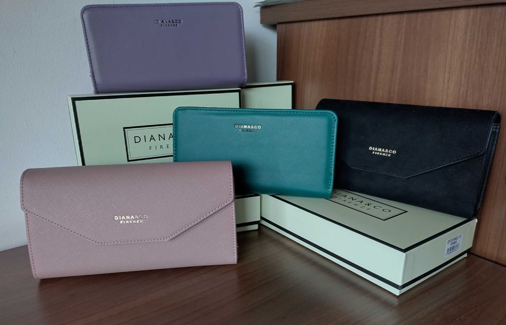 Дамско портмоне.