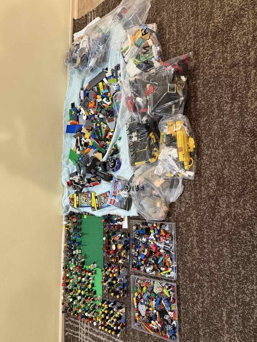 Лот колекция различни сетове Лего/Lego +над 160бр фигурки и части