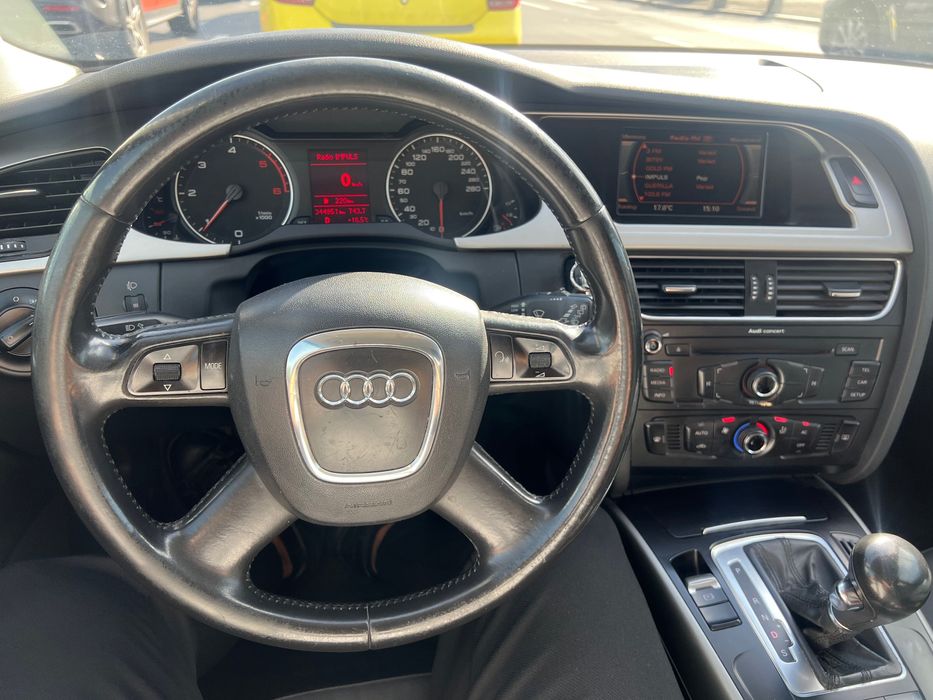 Vând sau schimb Audi A4 B8 2.0 TDI Automată