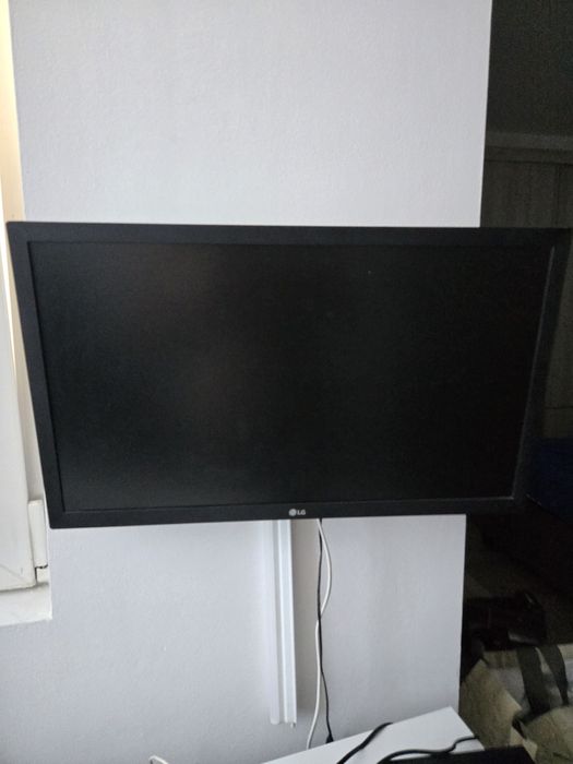 Calculator PC+ Monitor LG 1300 lei