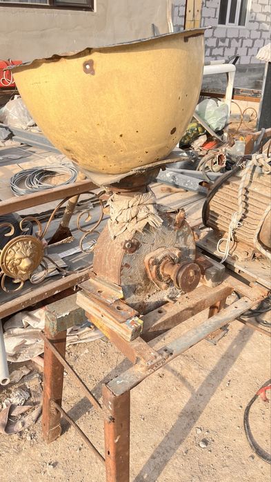 Продаю зернодробилку БУ