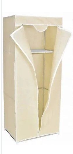 Dulap pentru haine din material pâslă