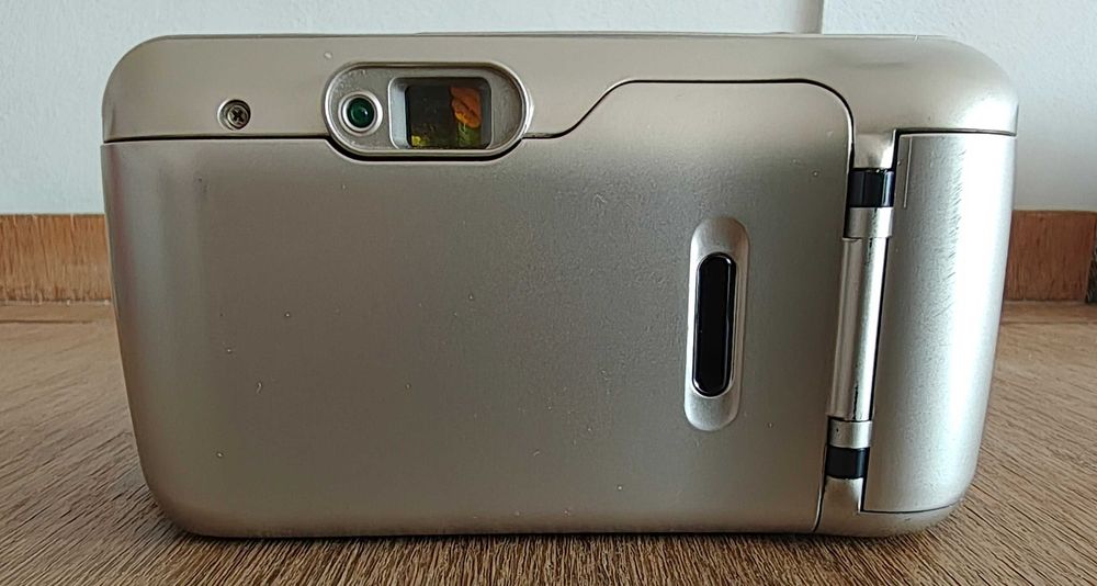 Продавам фотоапарат SKINA Mio5 произведен в Япония