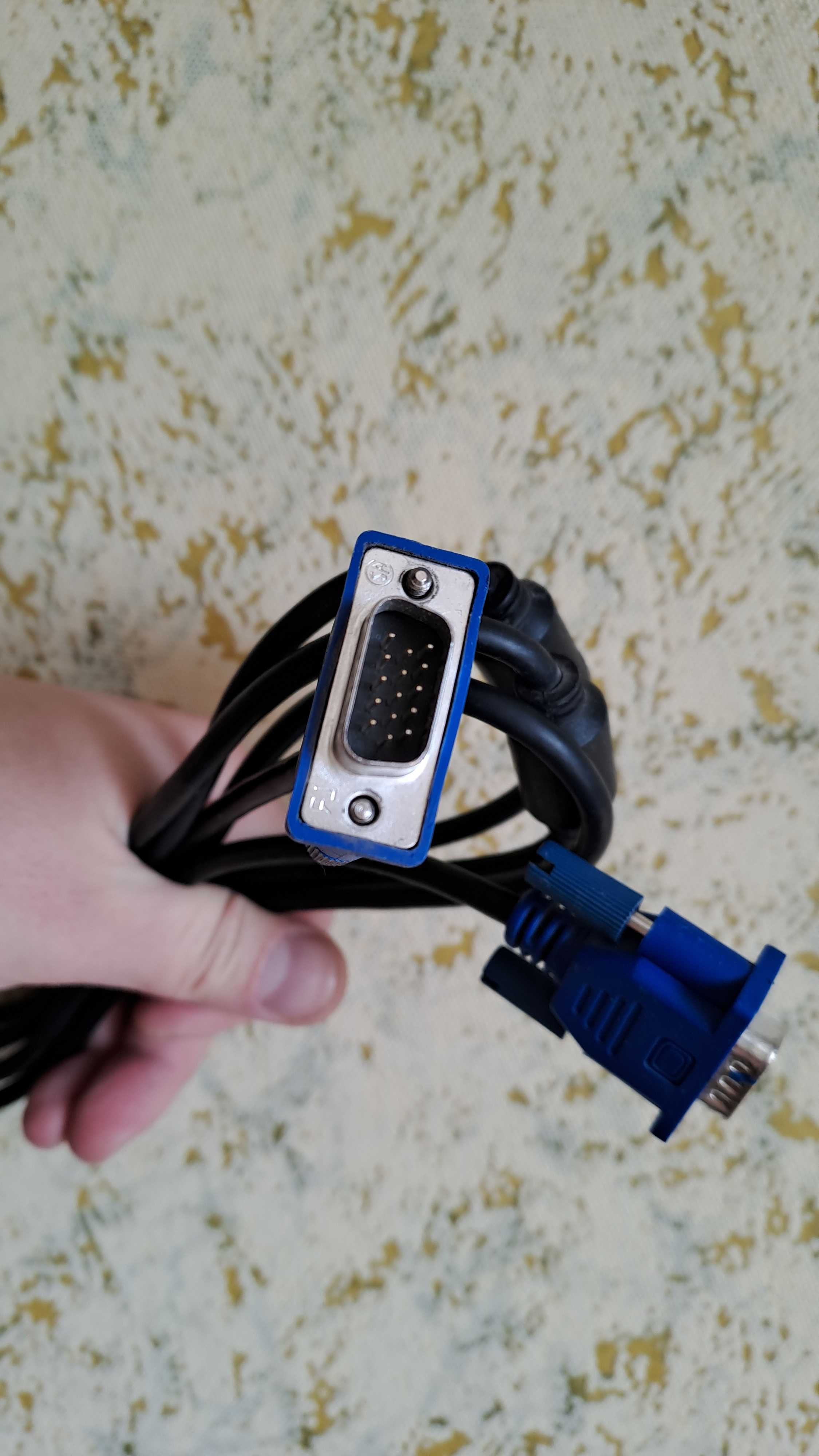 Кабель vga на монитор.