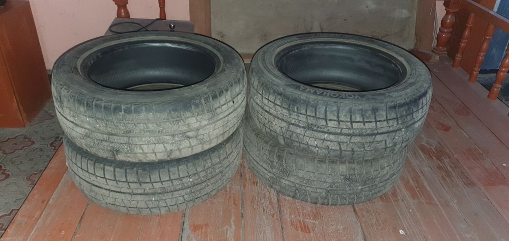 Шины 215/55 r17 зимние  бу