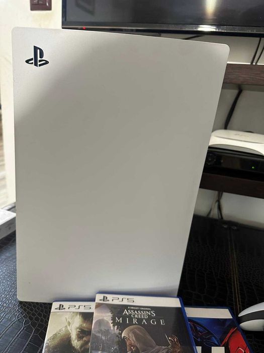 PS 5 cu CD ca nou cu jocuri. Impecabil
