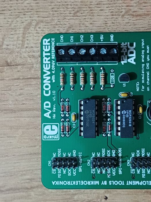 Placa Mikroelektronika d.o.o A/D Converter Board with 4.096V reference