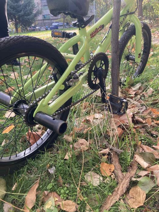 Детски bmx
Рамака:tony hawk attaboy
Пегове: tony hawk
Гуми: 16 цола
Сп