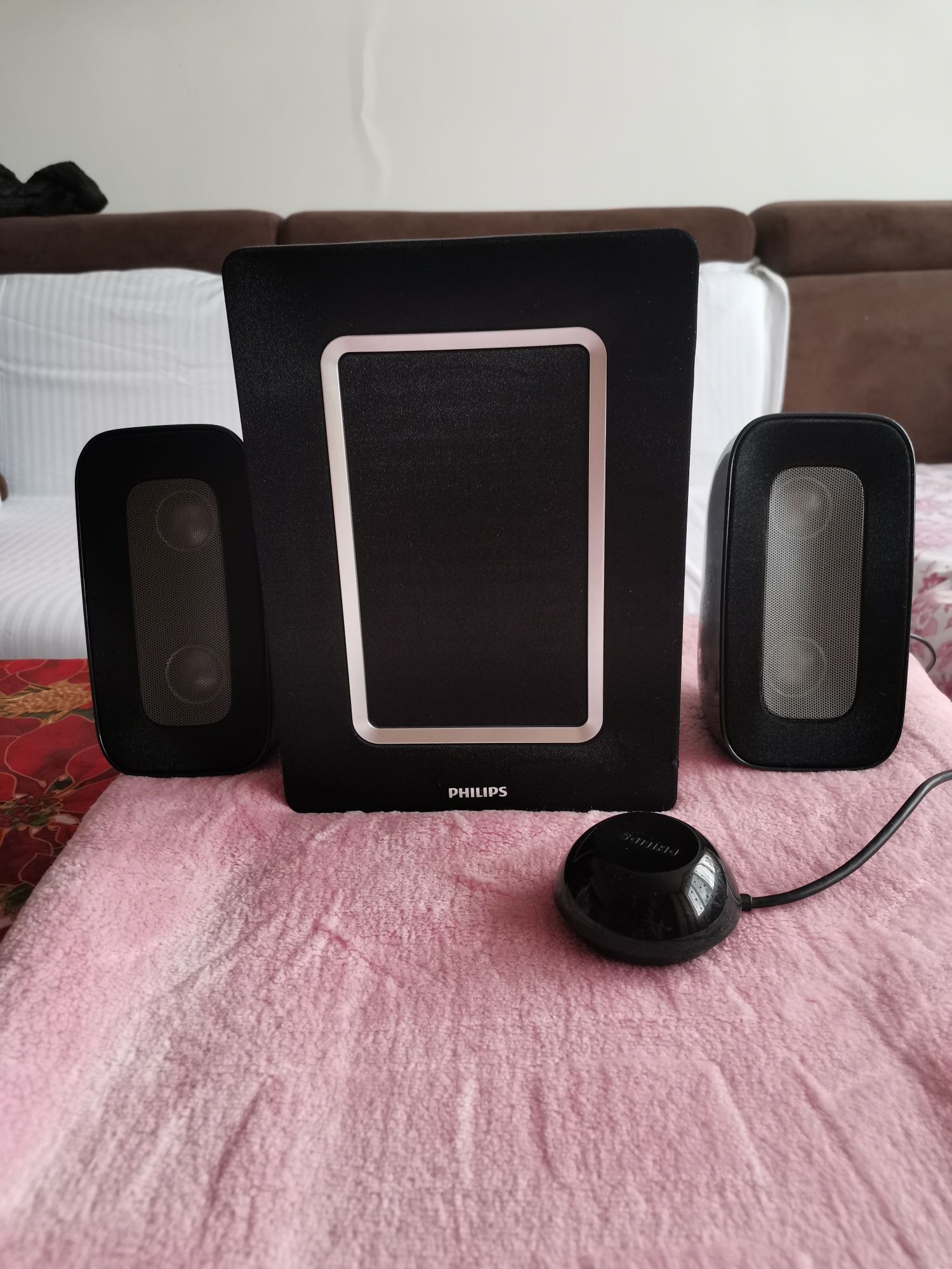 Philips speaker system