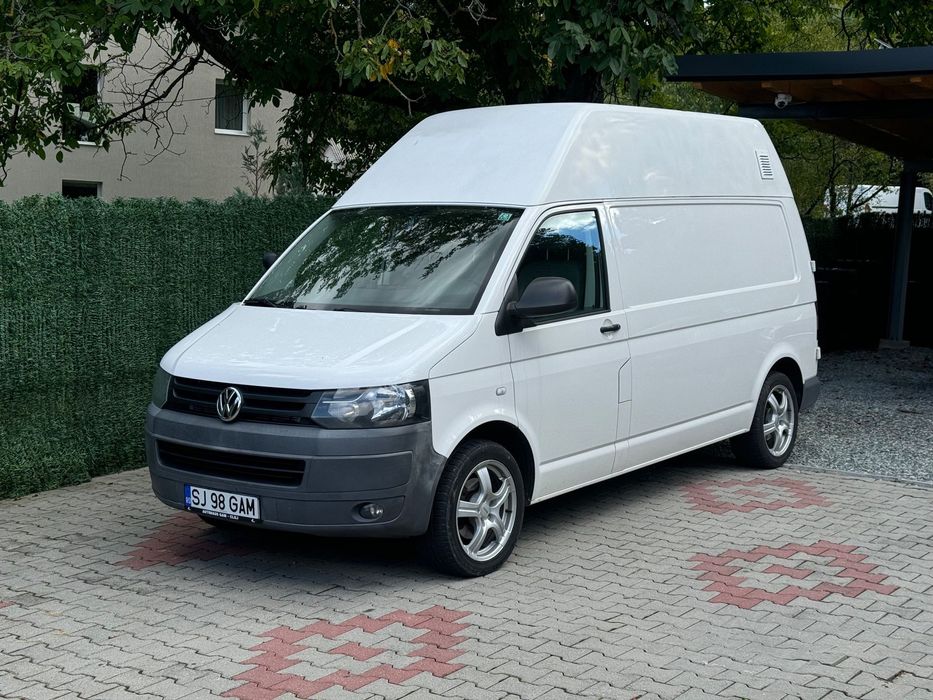 Volkswagen Transporter T5 2.0 TDI 4Motion 4x4 4Motion, varianta lungă și înălțată