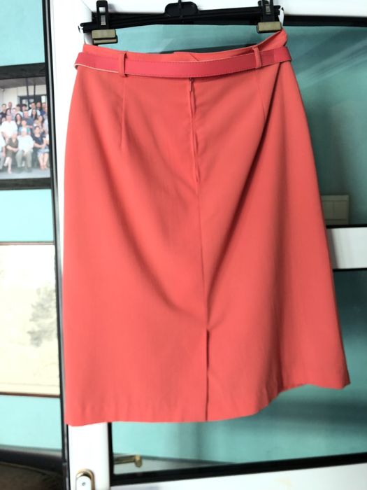 Fusta fuxia cu curea