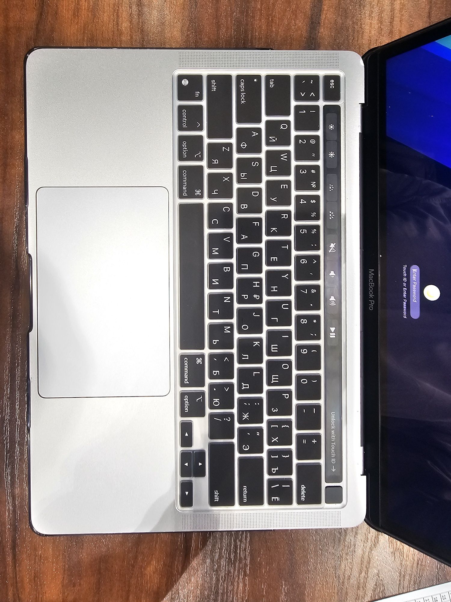 MacBook pro m2 16/512 + original magic mouse