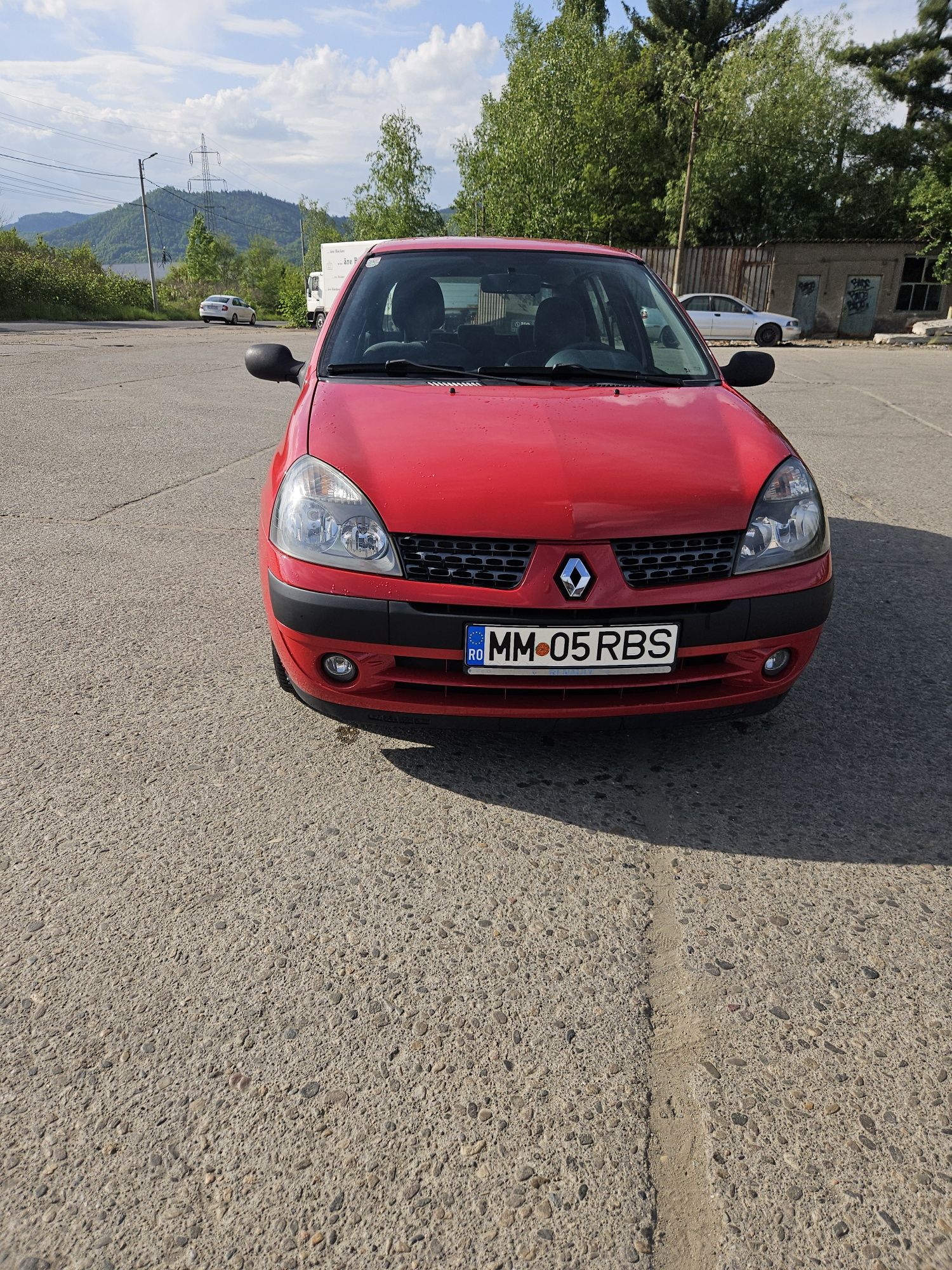 Vând Renault Clio
