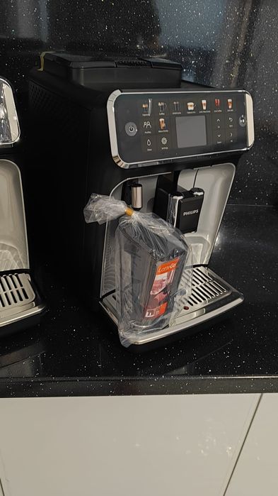 Espressor Philips seria 5500 ca nou