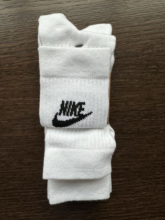 Чисто нови!! 100% Оригинални бели дълги чорапи Nike
