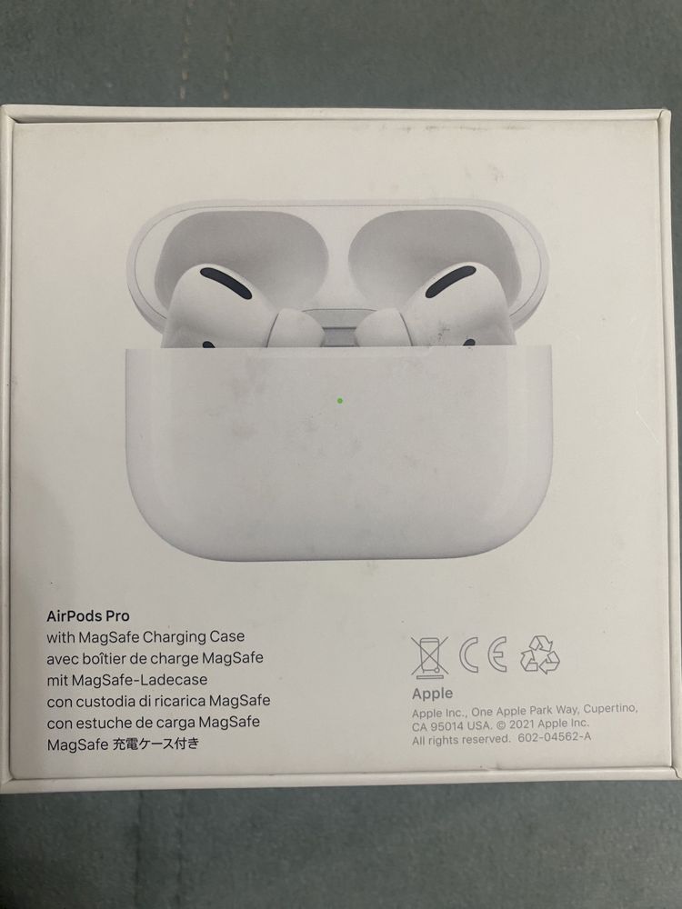 Продам кейс от AirPods Pro