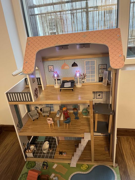 Дървена Къща за кукли