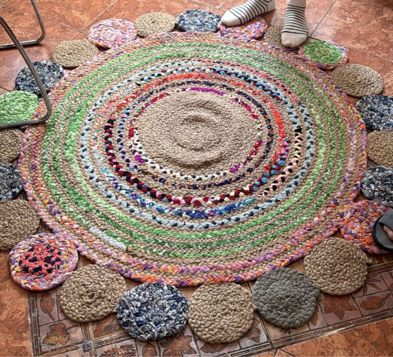 Коврик ручной работы.