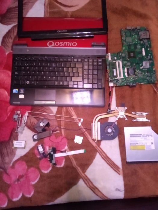 Dezmembrez laptop Toshiba Qosmio F60-14E