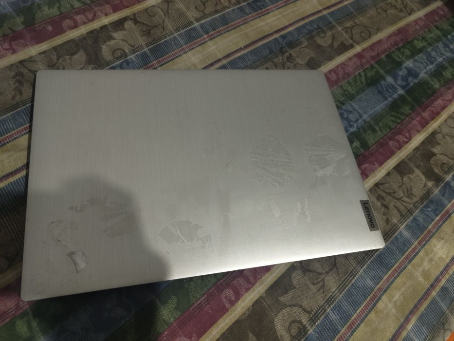 Ноутбук продам lenovo