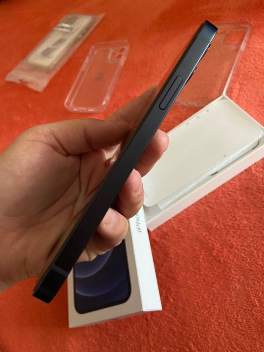 Vând Iphone 12,64gb!