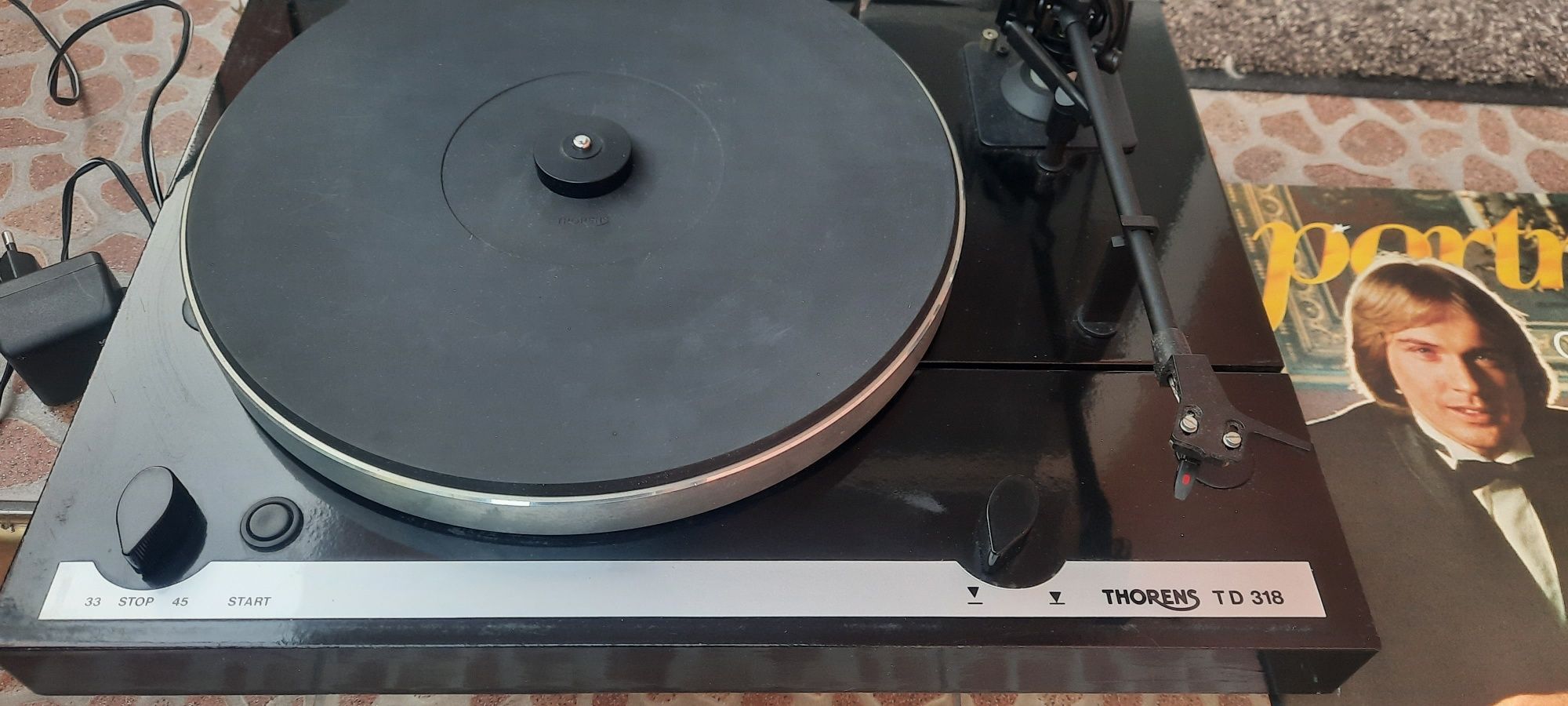 ГРАМОФОН Thorens TD318