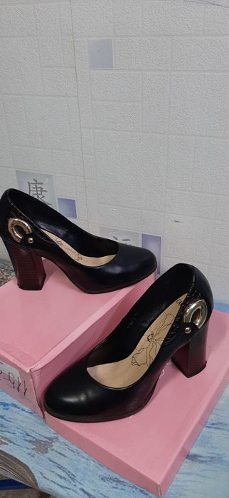 Женская обувь,туфли.