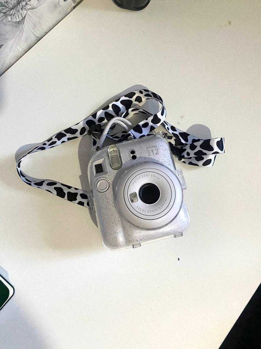 Белый instax 12 mini новый, с коробкой и документами