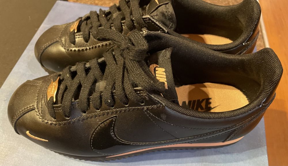 маратонки nike cortez