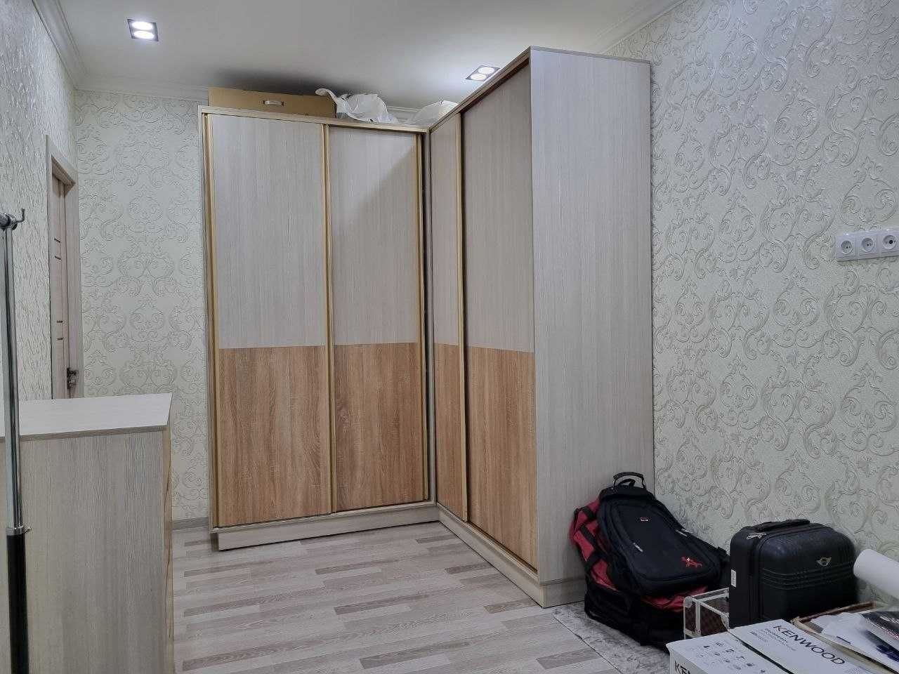 Квартира на Мирабаде 3/2/9 с мебелью техникой ремонт хороший