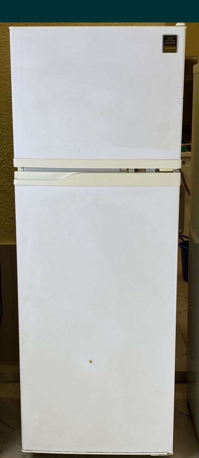Продам неисправный холодильник самсунг sr- 268