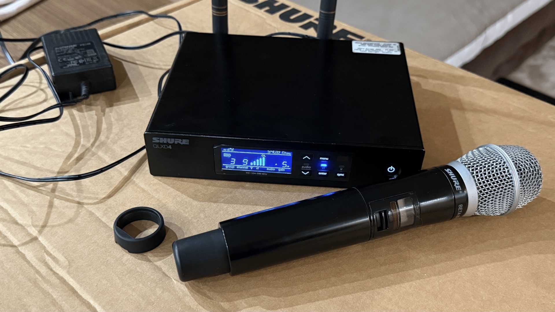 Микрофон SHURE QLXD24E/B87A (Серия H51 Работна Честота : 534-598 MHz )