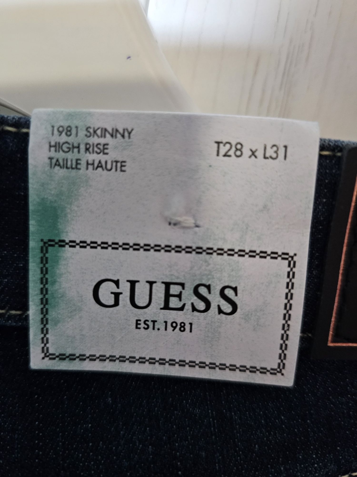 Нови дамски дънки Guess