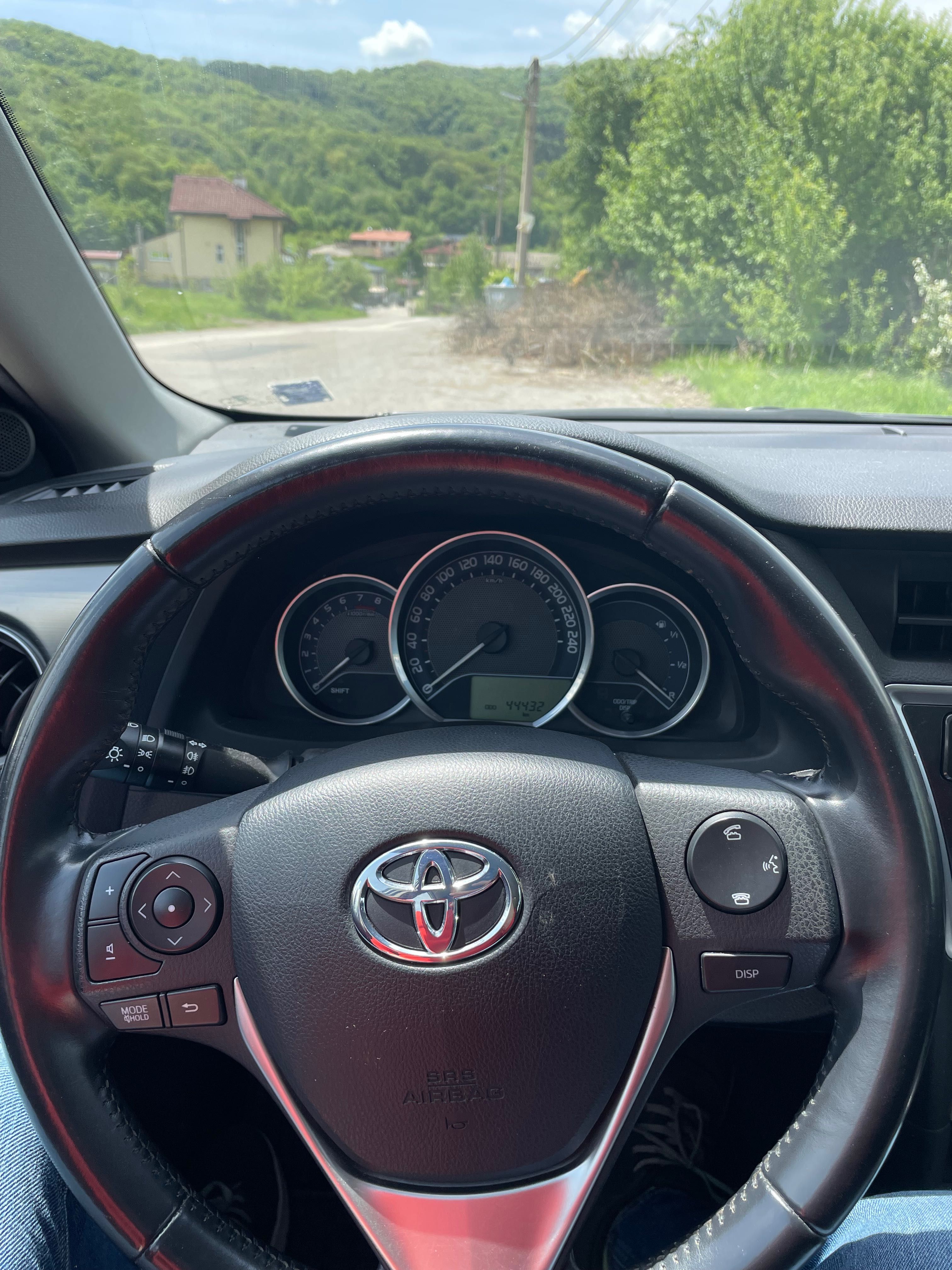 Toyota Auris 1.6 2015