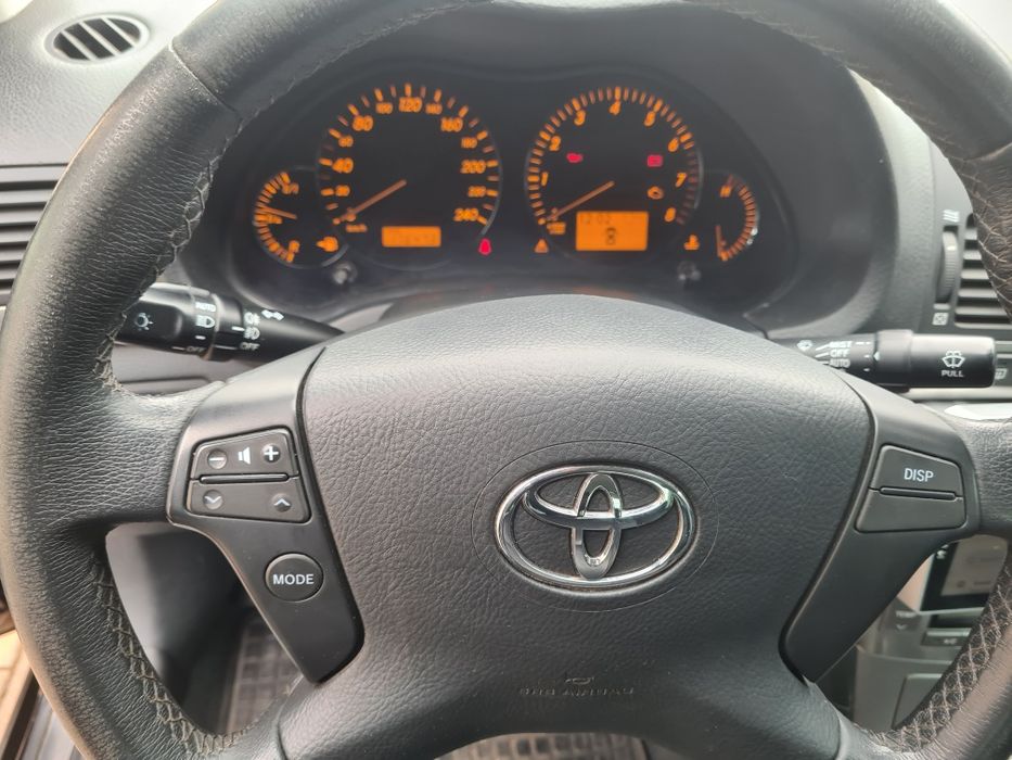 Toyota avensis 1.8 benzina
