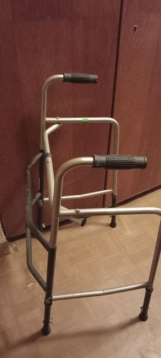 Проходилка + патерици и бастун