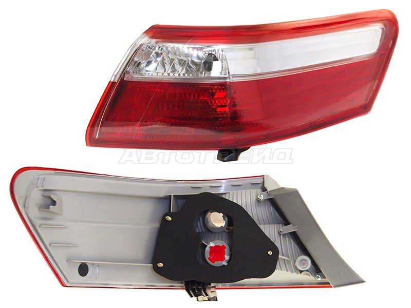Фонарь задний  Toyota Camry