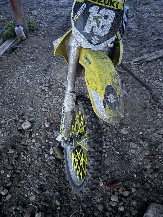 Suzuki rmz 250 functioneaza forte bine