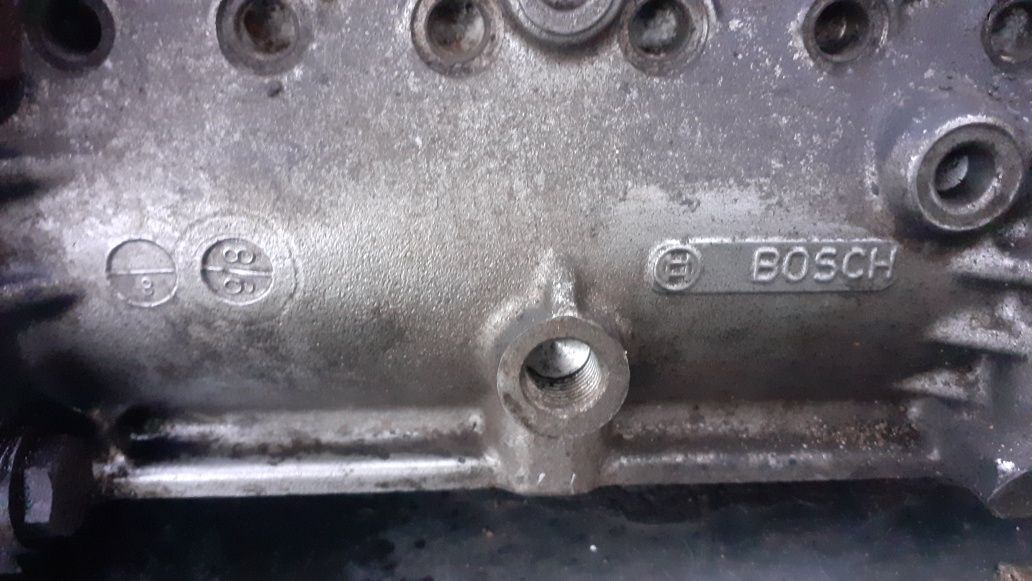 Pompa injecție camion Bosch  motor de Man 2 din 1998 in 5 pistoane Man