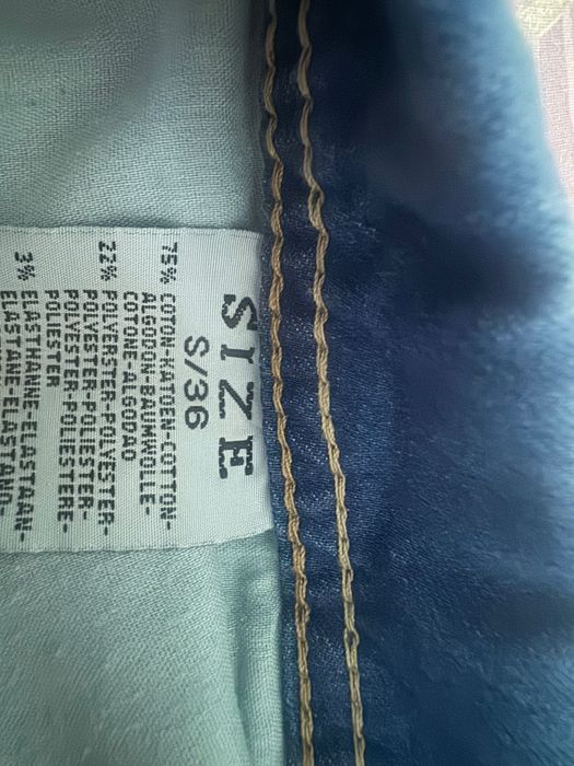 Продавам чисто нови дънки чар стон размер S