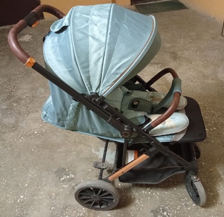 Срочно продаю детскую коляску, в отличном состоянии