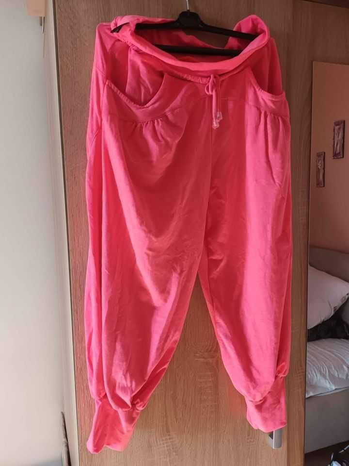 LOT pantaloni scurti xl si 3 sfert 
20lei bucata