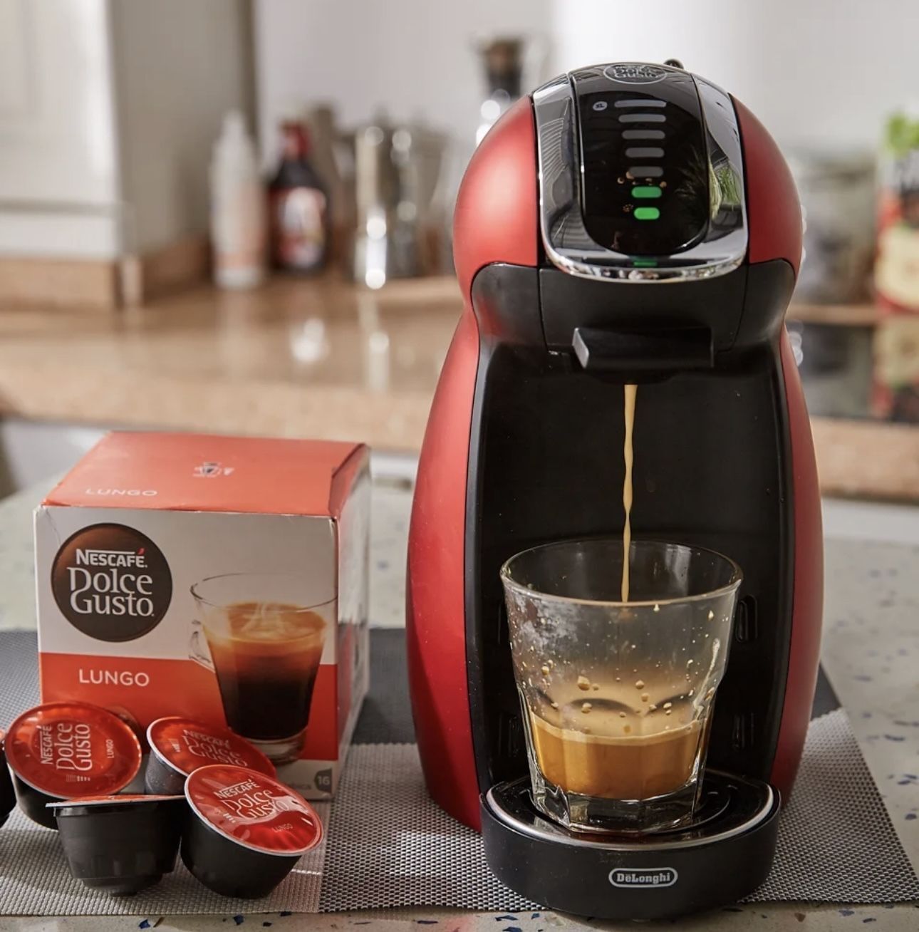 Капсульная кофемашина Dolce gusto Genio 2. + кофе