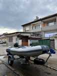 Продава се надуваема лодка Zodiac Cadet 310 (2012) с двигател Tohatsu