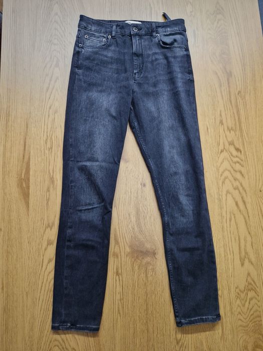 Дамски дънки на Zara