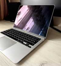 MacBook Air М1  13'' 8/256 гБ в идеальном состоянии