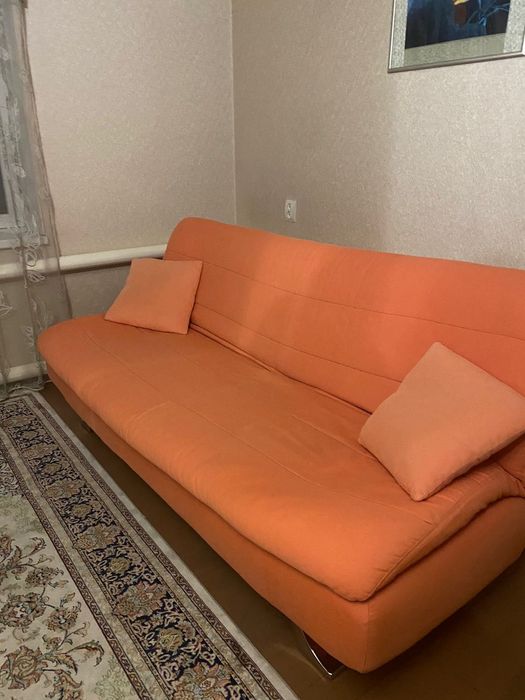 Срочно продам диван