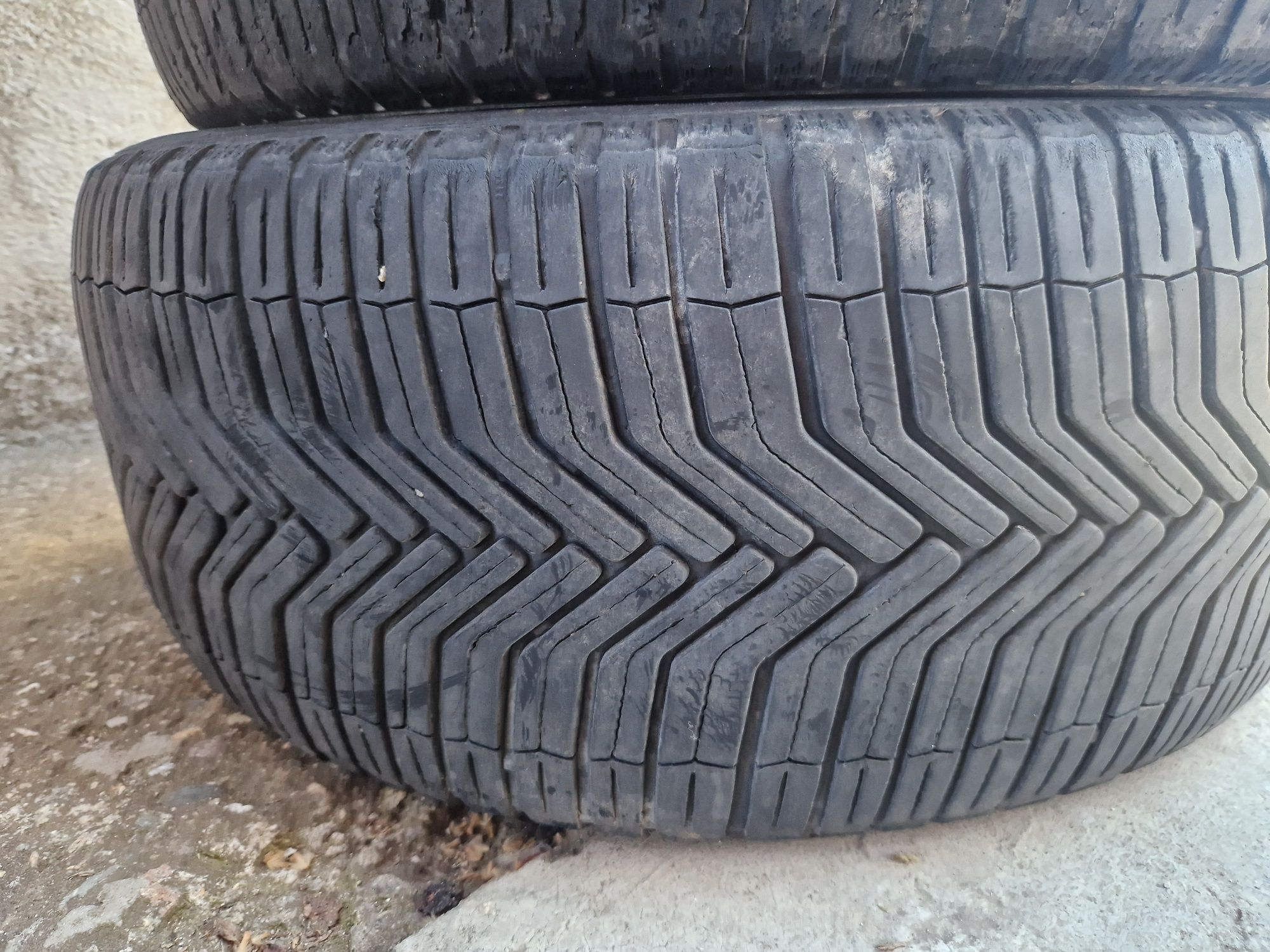 Michelin 245 45 17