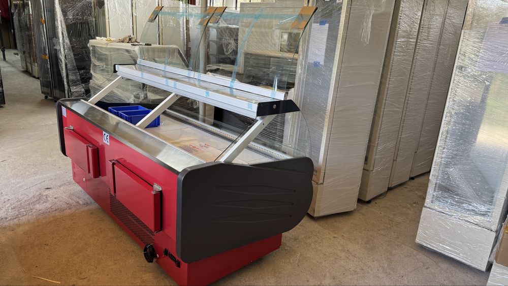 Vitrina frigorifica orizontala cu deschiderea geamului fronta